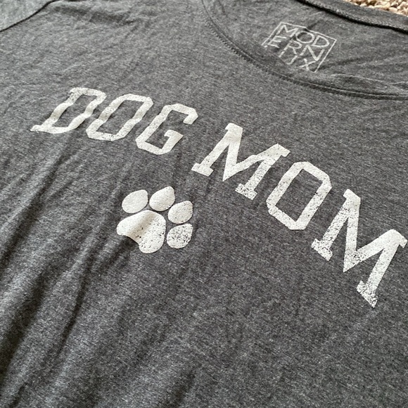 DOG MOM shirt - Picture 2 of 3
